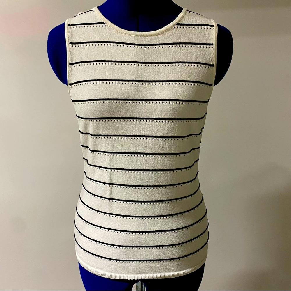 White House Black Market white/black striped sleeveless elegant top size XS